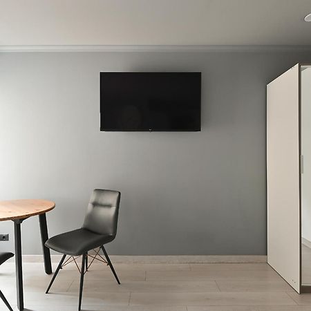 Loft Design Studio Apartment & Free Parking Riga Exterior foto